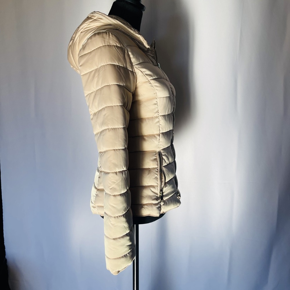 H&M Puffer Jacket Lightweight Size 4 Color Beige, button up closure - Picture 3 of 7